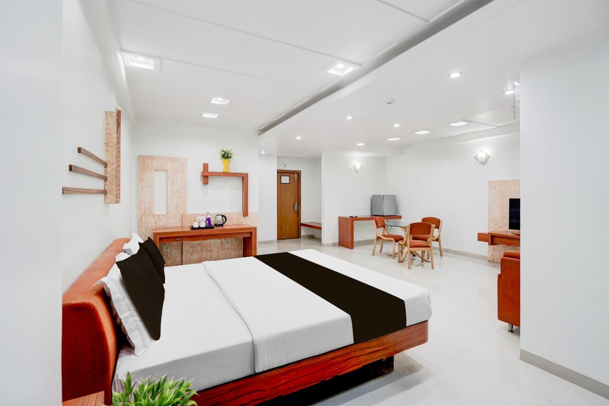 Super Townhouse Mg Road Porbandar Formerly Hotel Harmony Exterior foto